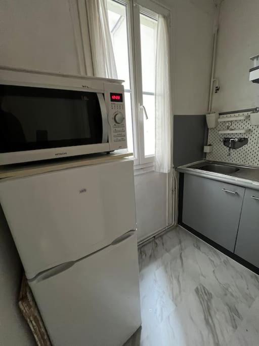 Montmartre Joli 2 Pieces Au Pied Du Sacre Coeur Apartment Paris Luaran gambar